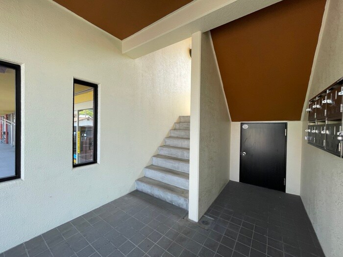 エントランス部分 コーポレーション丸美