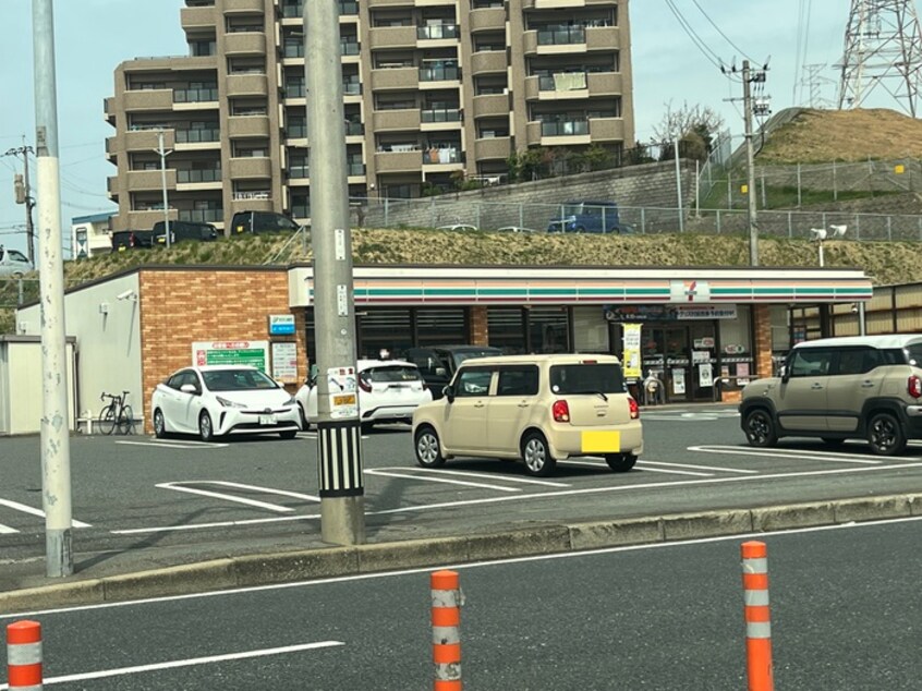 セブンイレブン　八幡力丸店(コンビニ)まで200m マンションはたなか