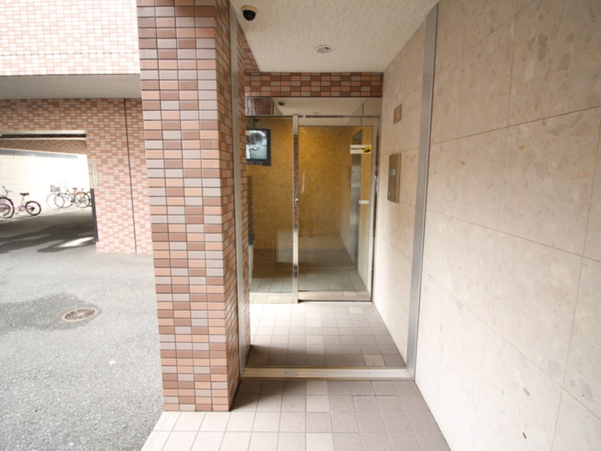 エントランス部分 リリ－フ西新