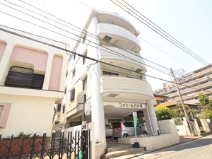 ファミール白木原