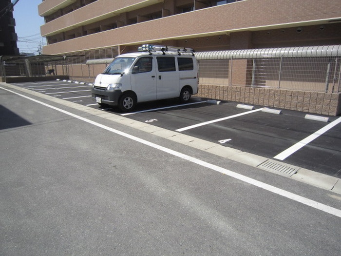 駐車場 学研都市ビル参番館