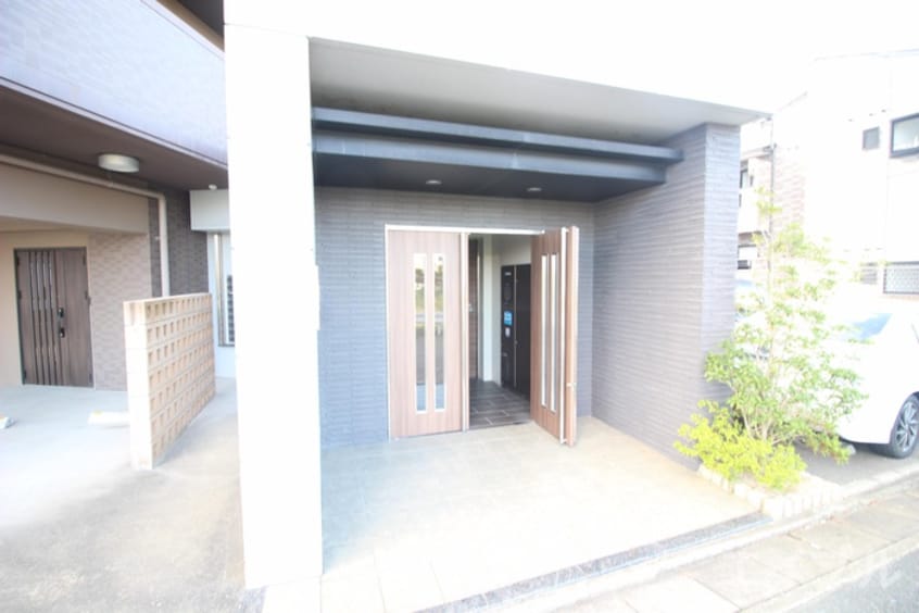 エントランス部分 ＢＵＲＥＥＤＳ大橋