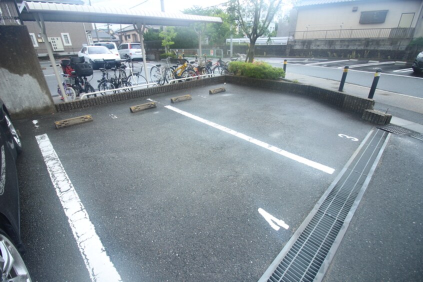 駐車場 スカイヒルズ原Ｂ棟