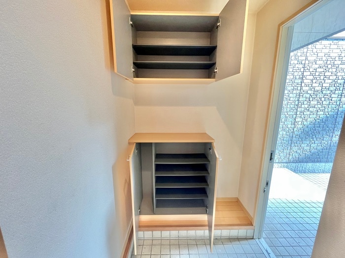 靴箱 クエストヒル陣原Ａ