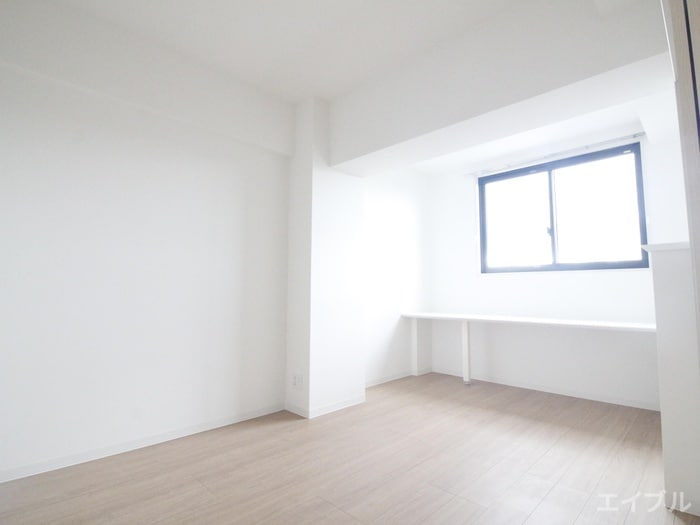 居室 エルグランド春日