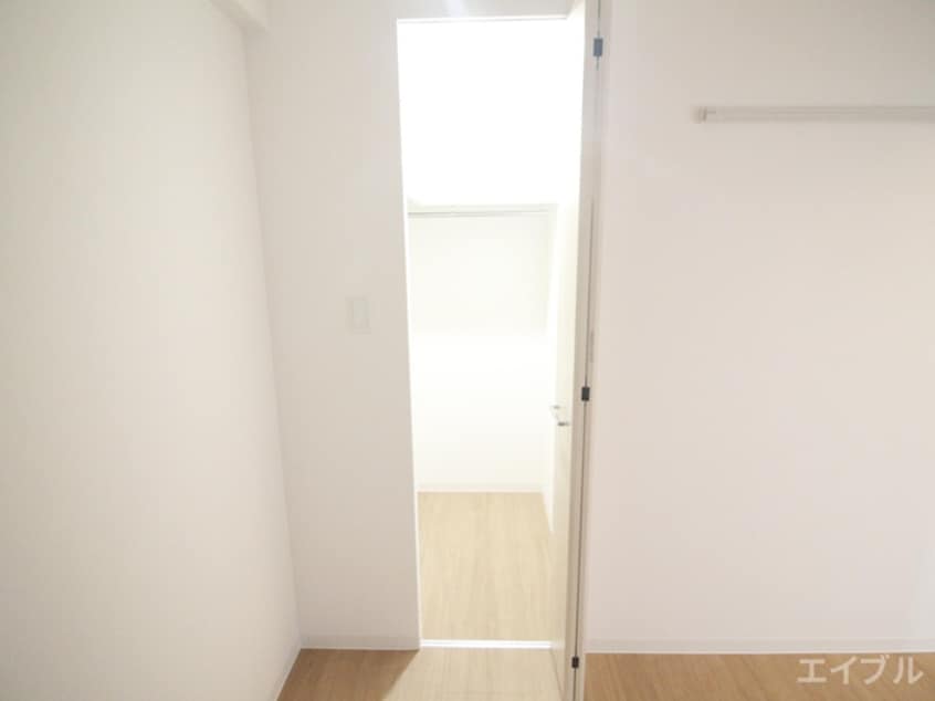 収納 エルグランド春日