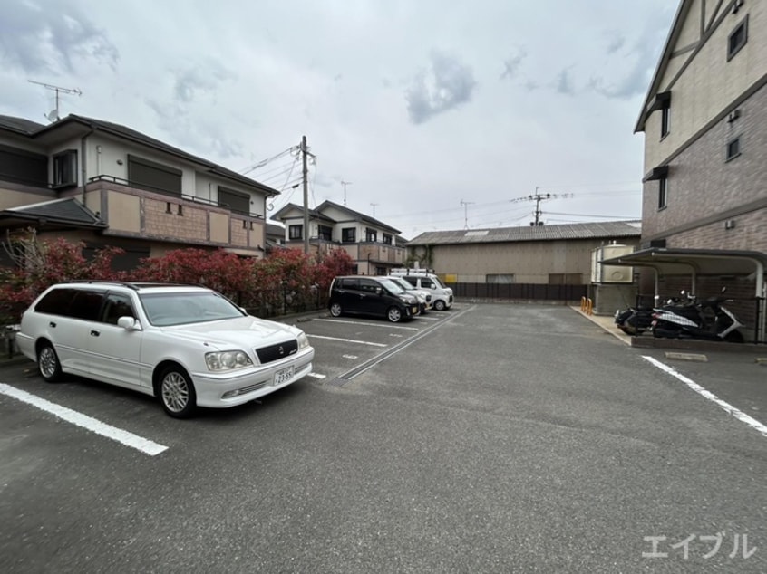 駐車場 ルミエ－ル南里