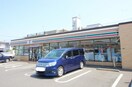 セブンイレブン若松桜町店(コンビニ)まで180m タウンコートカレラⅢ