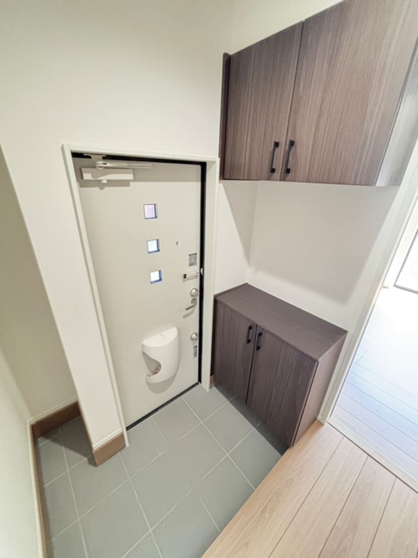 玄関 サンラプロ寺内　C