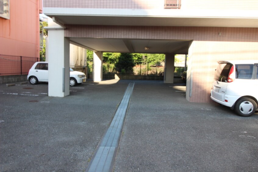 駐車場 ヴェルジェ香住ヶ丘