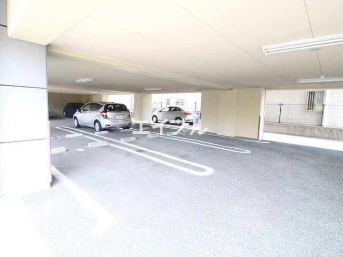 駐車場 フォーウィルズコート