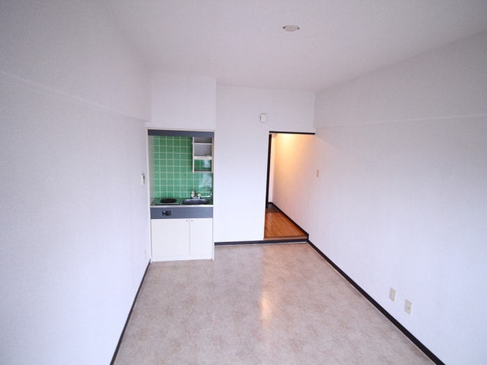 居室 ﾎﾜｲﾄﾊﾟﾚｽ黄金５番館（903）