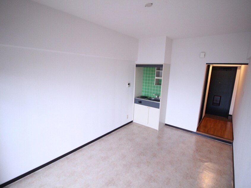 居室 ﾎﾜｲﾄﾊﾟﾚｽ黄金５番館（903）