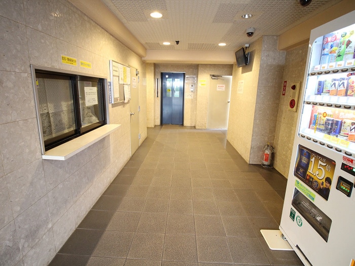 エントランス部分 ﾎﾜｲﾄﾊﾟﾚｽ黄金５番館（903）