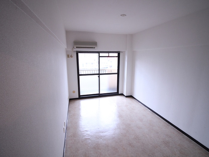 居室 ﾎﾜｲﾄﾊﾟﾚｽ黄金５番館（903）