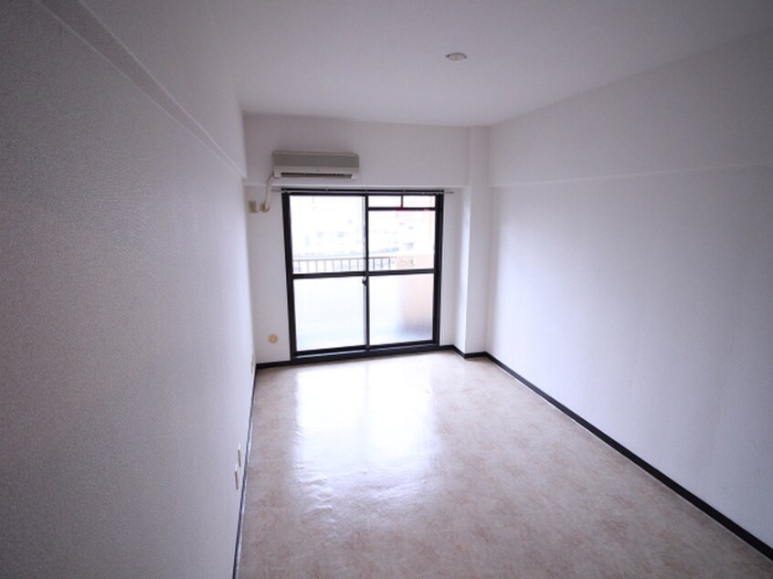 居室 ﾎﾜｲﾄﾊﾟﾚｽ黄金５番館（903）