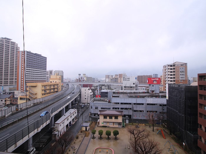 室内からの展望 ﾎﾜｲﾄﾊﾟﾚｽ黄金５番館（903）