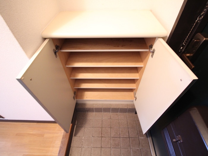 靴箱 ﾎﾜｲﾄﾊﾟﾚｽ黄金５番館（903）