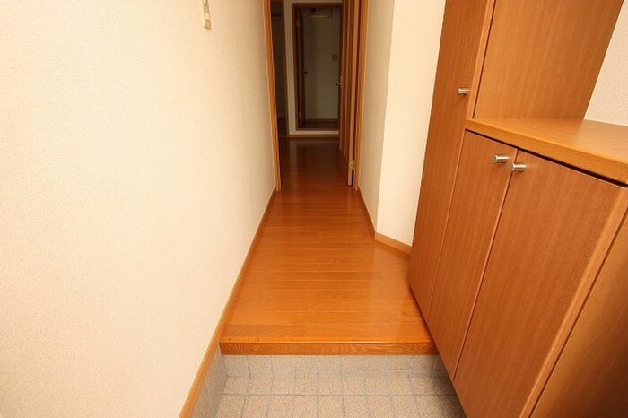 玄関 ジェルメコリーヌ Ｃ