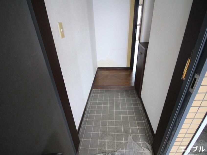 玄関 ジュネス麦野