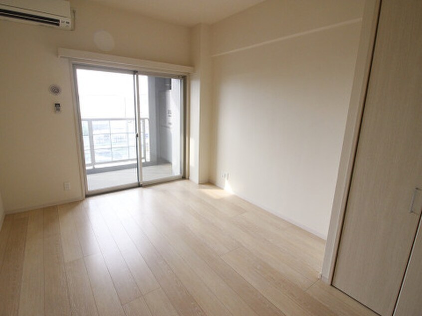 居室 ロイヤルシーサイドテラス