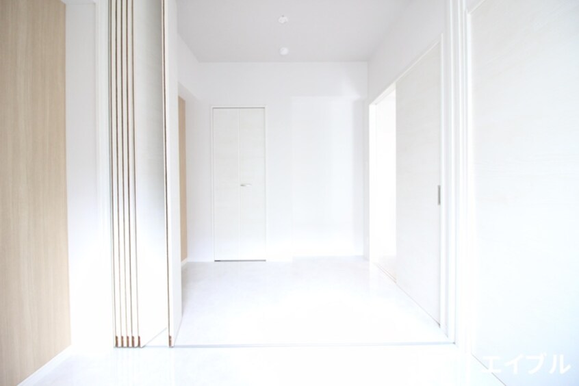 居室 MODERNASPIRATIONTheHAKATAEkima