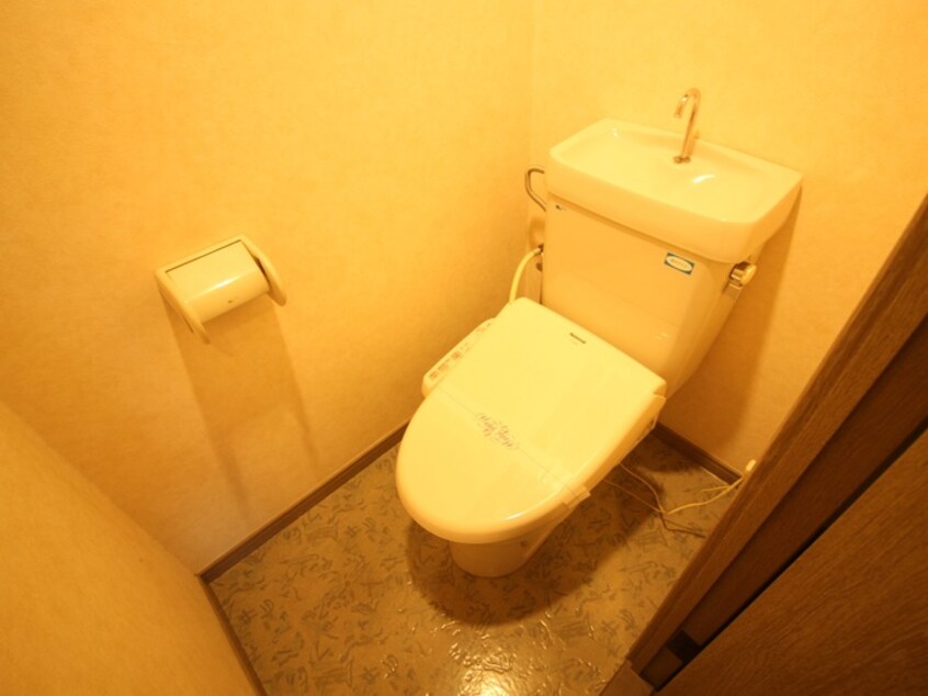 トイレ ｺﾝﾄﾞﾐﾆｱﾑ平尾