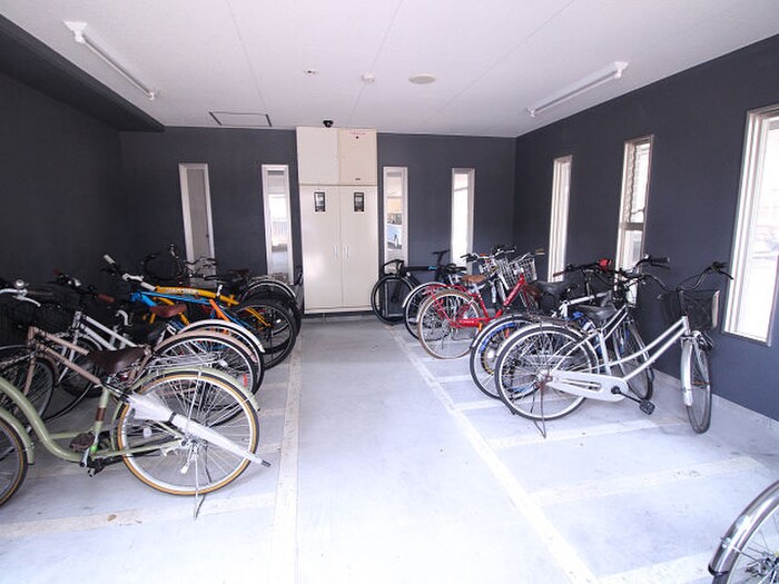 駐輪場 ミーナ原町