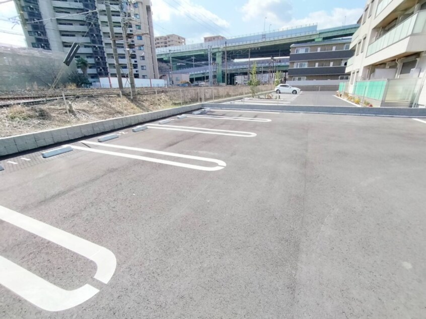 駐車場 シャーメゾンステ－ジ青葉