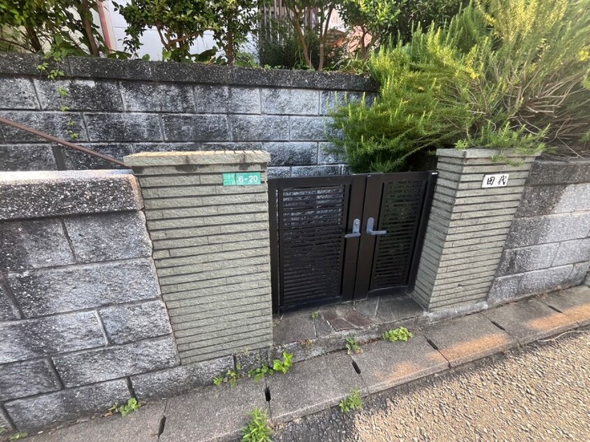 エントランス部分 日吉台2丁目戸建