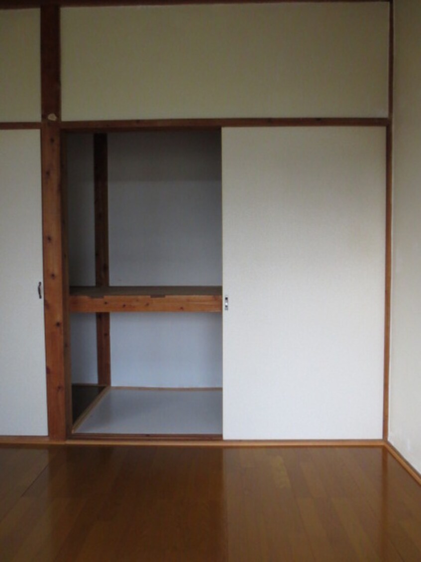 収納 石原アパ－ト