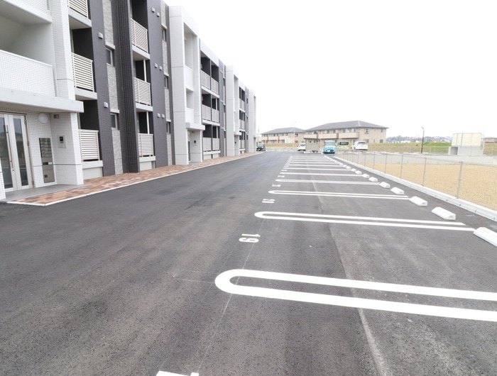 駐車場 エタ二ティ・参番館