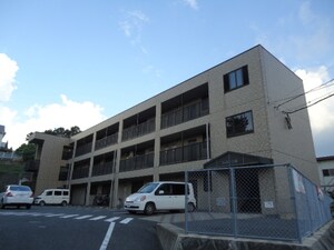 フィネス三浦