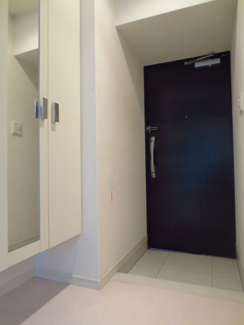 玄関 ﾚｼﾞﾃﾞﾝｼｬﾙﾋﾙｽﾞ博多東(504)