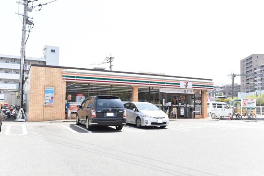 セブンイレブン吉塚1丁目店(コンビニ)まで43m プチ・パール吉塚駅前