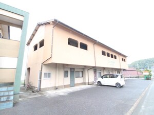 コーポ日栄（芹田）