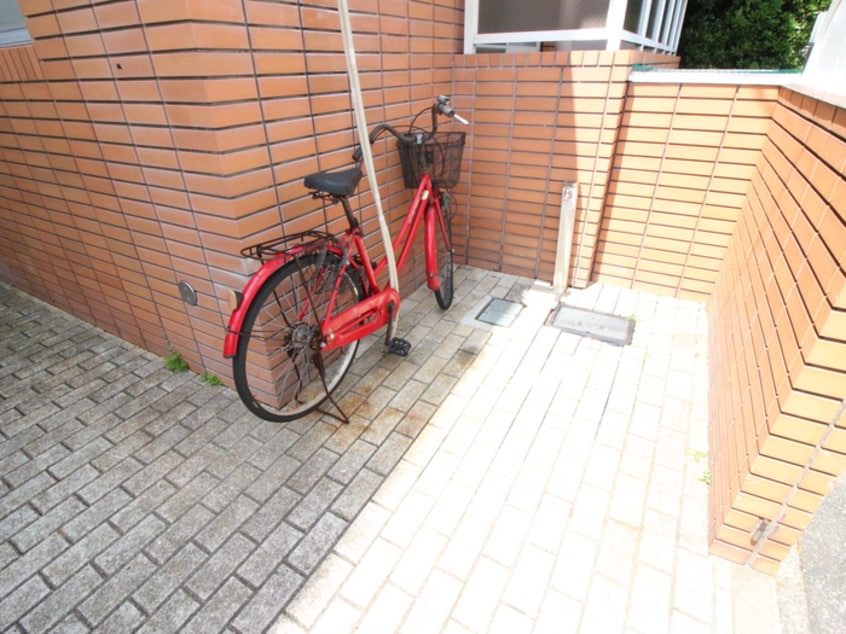 駐輪場 ウエストヴィラ祖原山