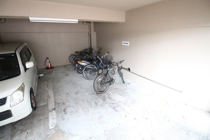 駐輪場 クレ－ル寺塚