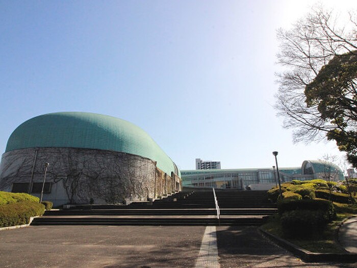 市立中央図書館(図書館)まで800m リブラ ブライト