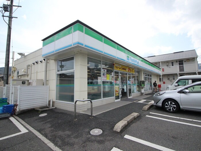 【ファミリーマート小倉中貫二丁目店】（コンビニ）(コンビニ)まで400m ロイヤルガーデン参番館