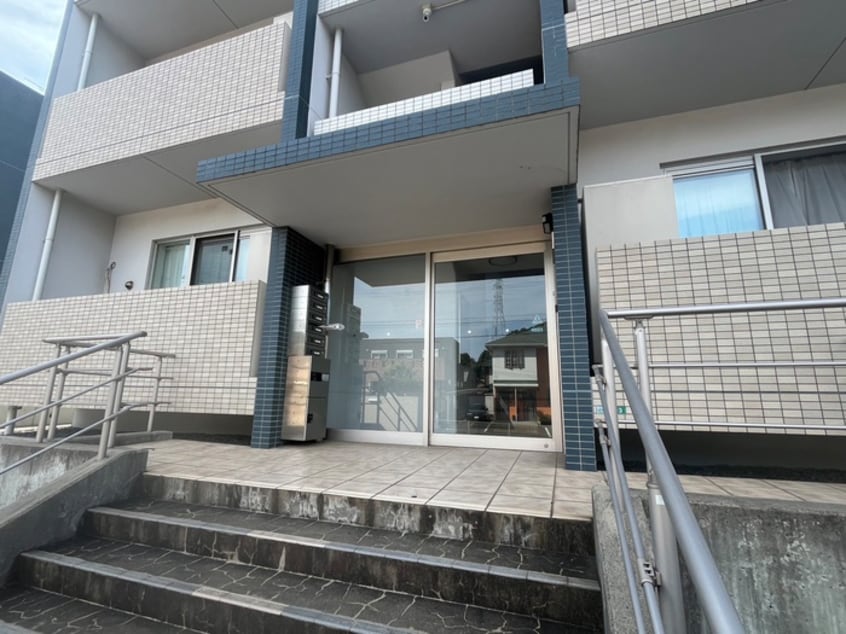エントランス部分 ルネス本城学研台　Ⅲ棟