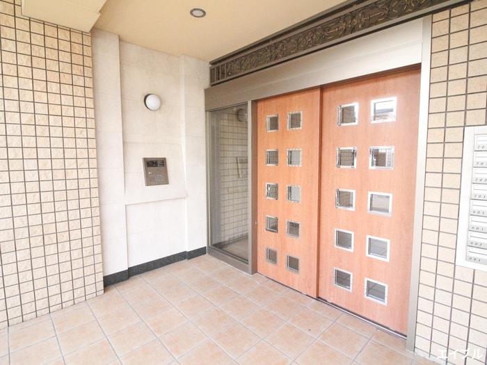 エントランス部分 グリーンフォレスト