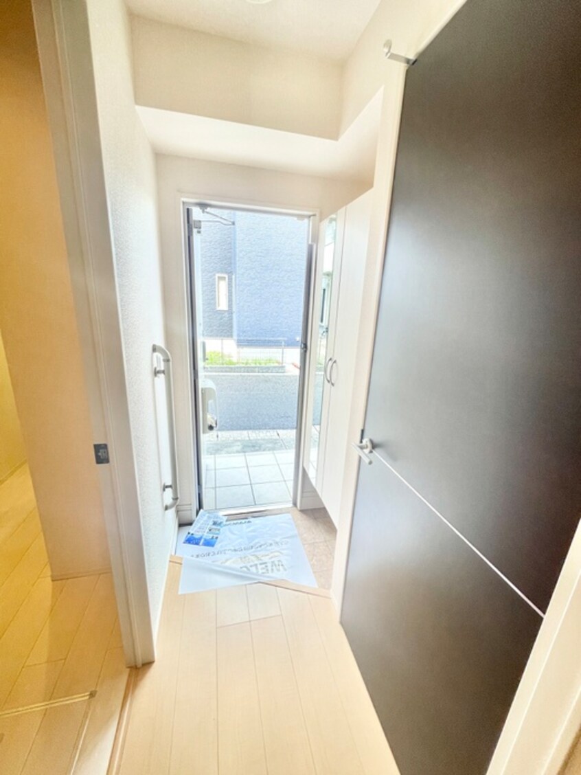 玄関 サンハイム・チサ