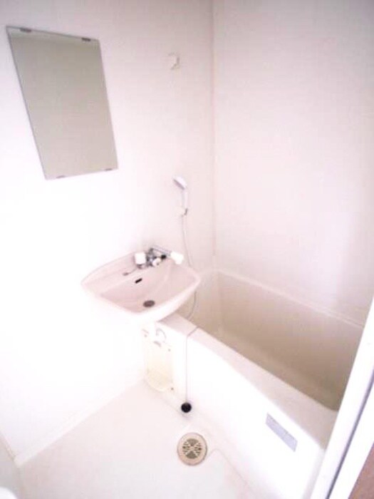 バス／シャワールーム等 フル－ル林