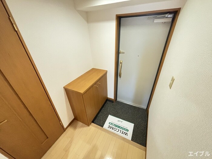 玄関 エスズ・イン南