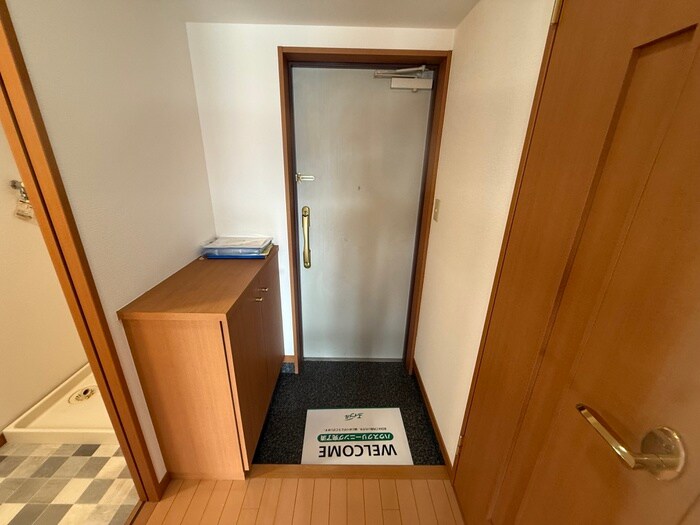 玄関 エスズ・イン南