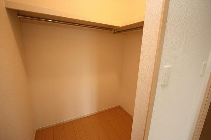 収納 スィート・フィオーレD