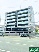 REI和白の外観