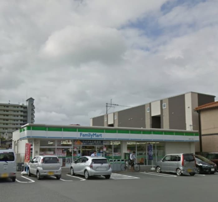 ファミリマート(コンビニ)まで300m アルブルＫ－３