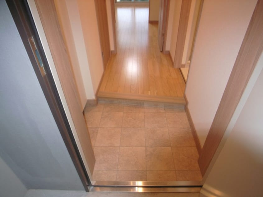 玄関 ｻｳﾞｫｲ ｸﾞﾗﾝﾃﾞ ｳｫｰﾀｰｻｲﾄﾞ(901)